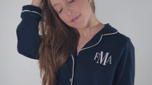 Cargar y reproducir el video en el visor de la galería, Navy Blue Dreams Pijama
