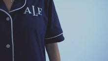Cargar y reproducir el video en el visor de la galería, Fresh Navy Blue Dreams Pijama
